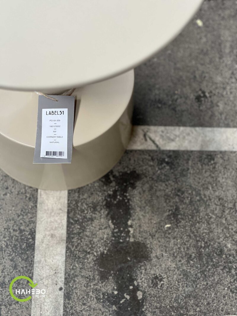Corner Table LABEL51