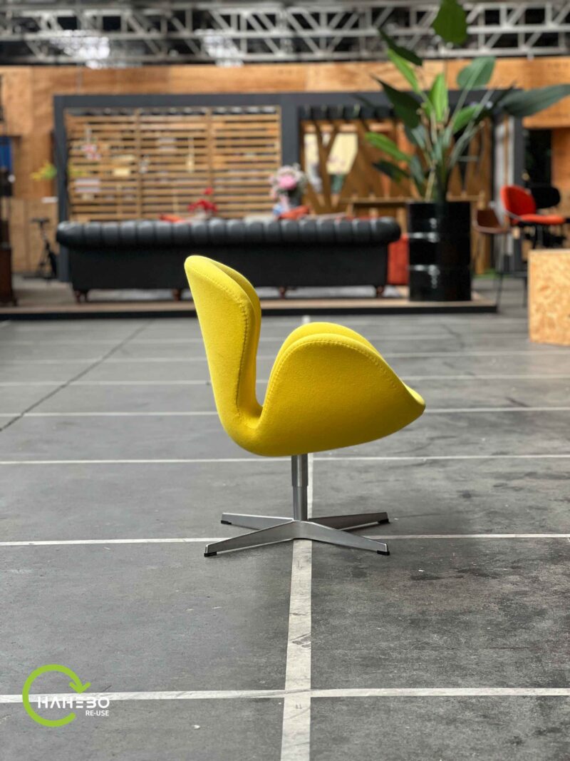 Fritz Hansen Swan Chair